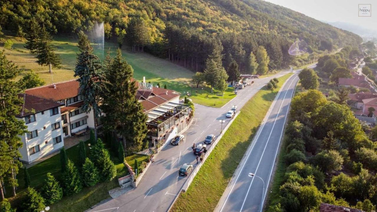 Hotel Happy Димитровград Экстерьер фото