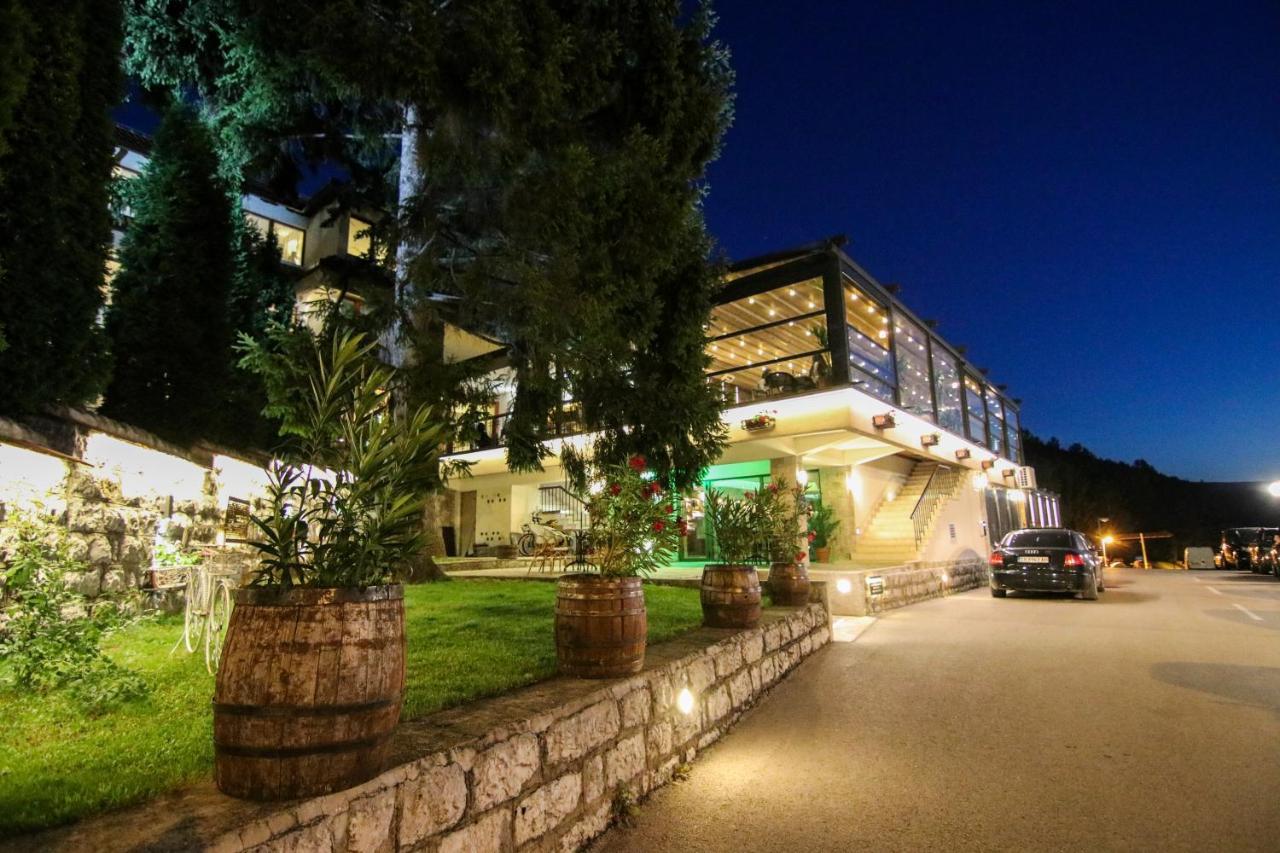 Hotel Happy Димитровград Экстерьер фото
